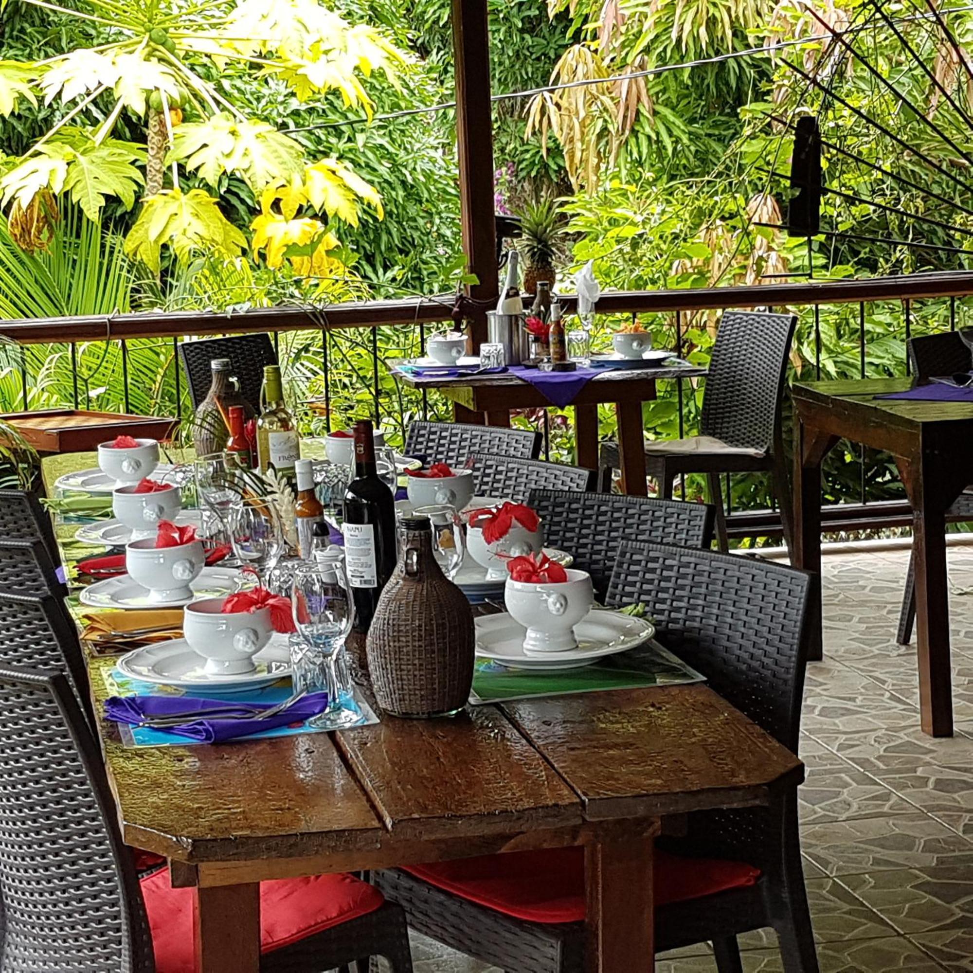 Hibiscus Valley Inn Marigot Exterior photo