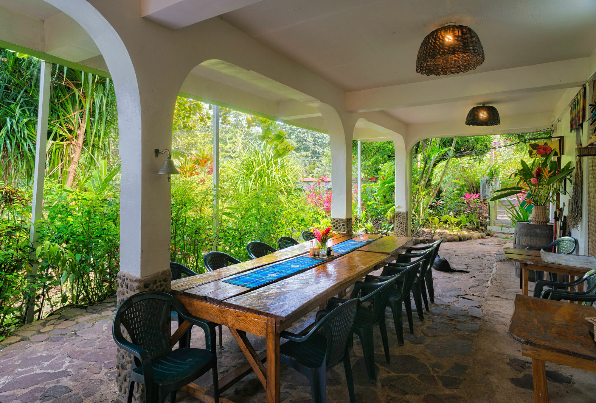 Hibiscus Valley Inn Marigot Exterior photo